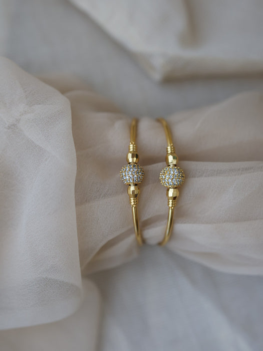 Heritage gold plated white stone bangle (1 set  of 2 bangles) HB206