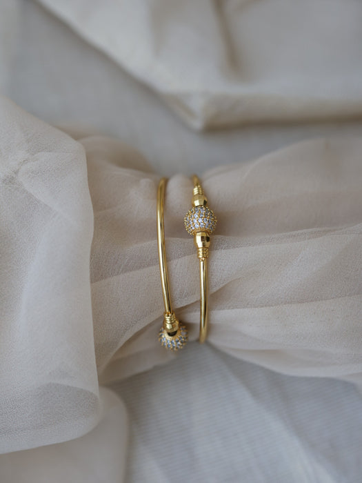 Heritage gold plated white stone bangle (1 set  of 2 bangles) HB206