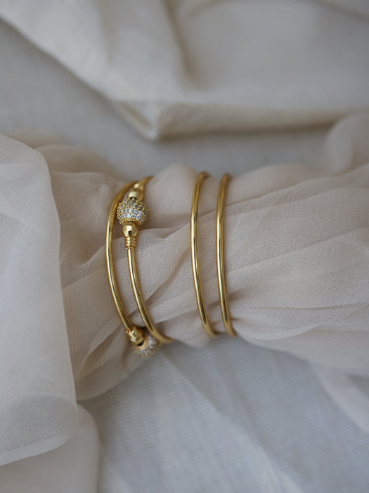 Heritage gold plated white stone bangle (1 set  of 2 bangles) HB206
