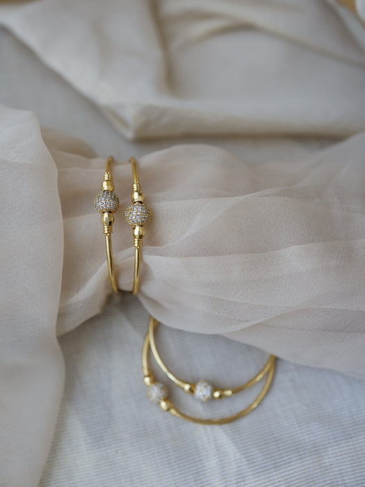 Heritage gold plated white stone bangle (1 set  of 2 bangles) HB206