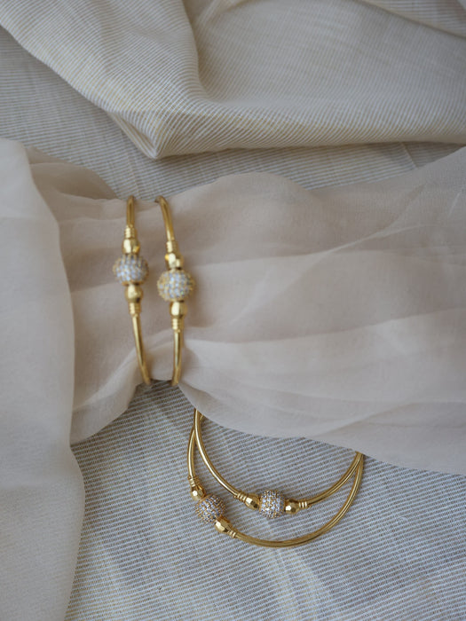 Heritage gold plated white stone bangle (1 set  of 2 bangles) HB206