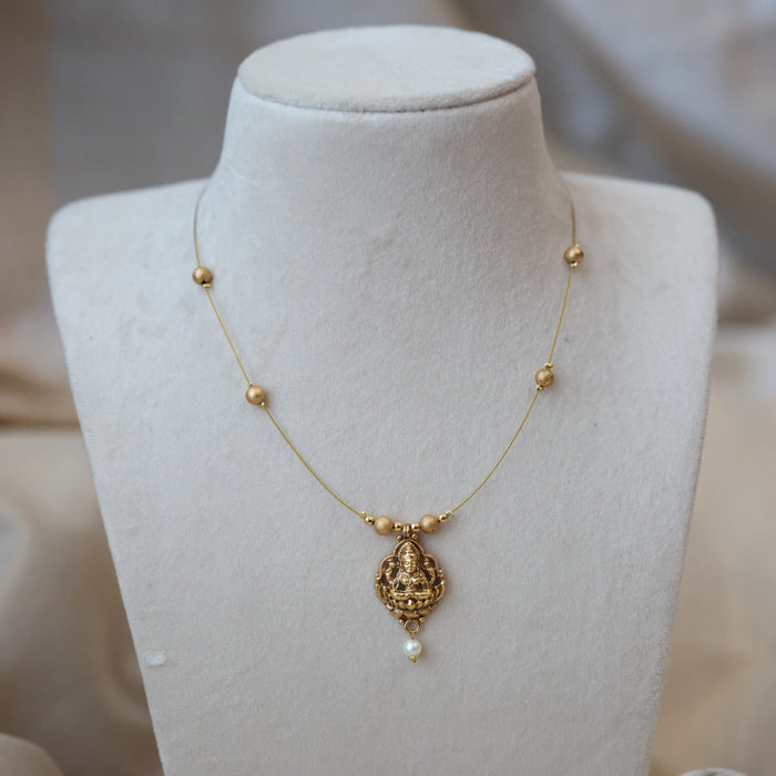 Antique invisible short necklace IN4561