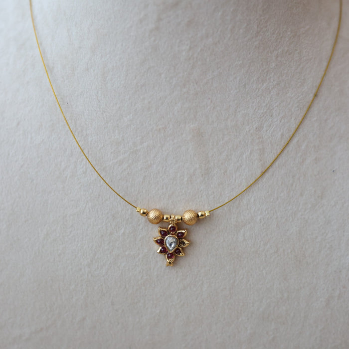 Antique invisible short necklace IN4571