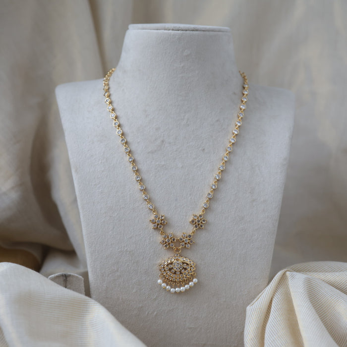 Heritage gold plated short necklace H42333