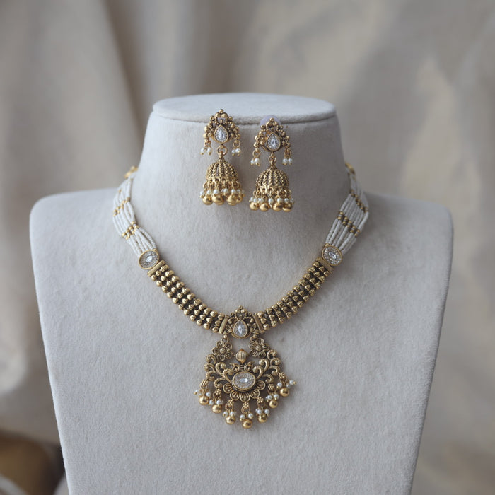 Antique gold short necklace and earrings G1782