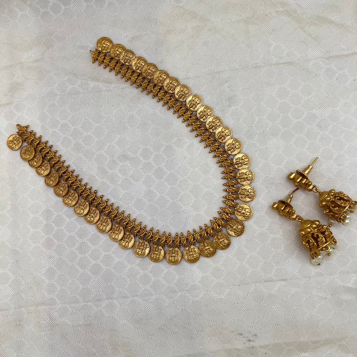 Clearance Antique short necklace