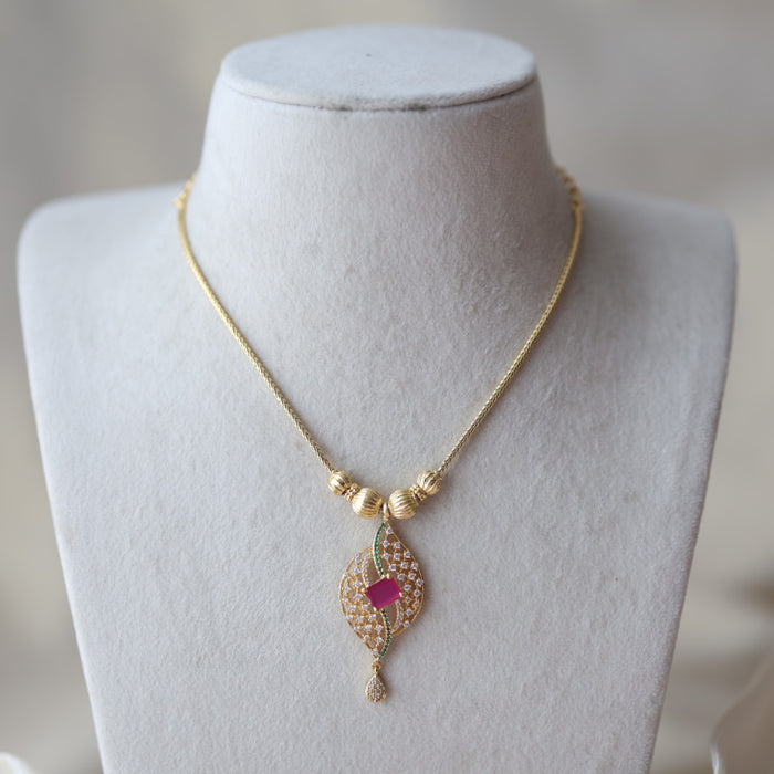 Heritage gold plated short necklace H3546