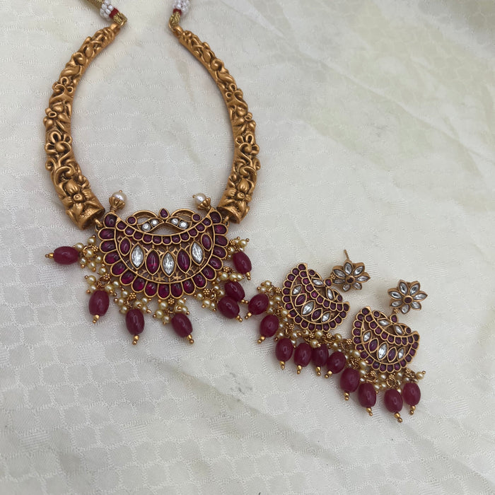 Clearance Antique short necklace