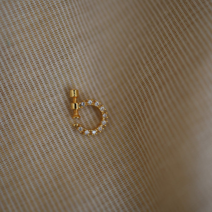 Heritage white stone gold plated nosering HN00563
