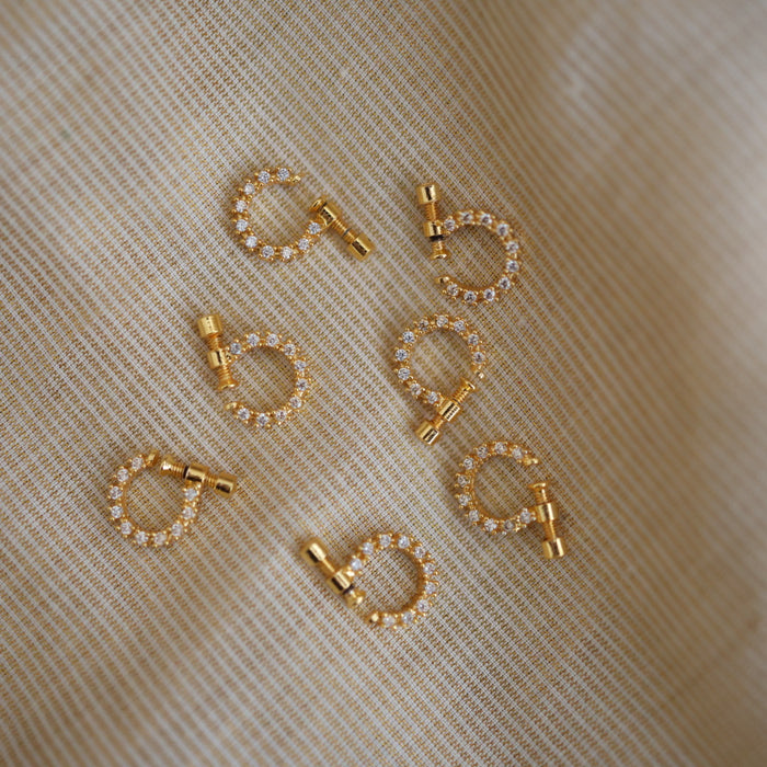 Heritage white stone gold plated nosering HN00563