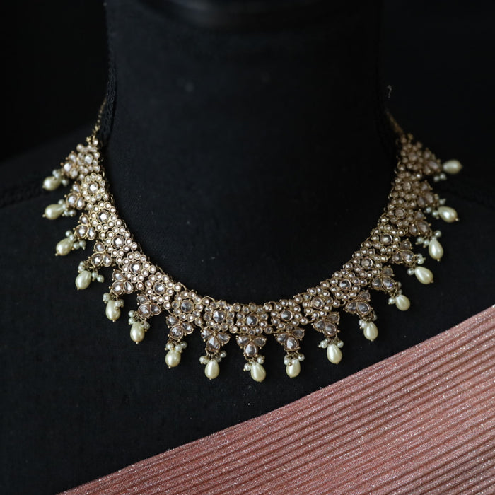 Trendy beads short necklace with earrings and tikka 148657