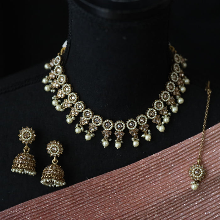 Trendy short necklace with earrings and tikka 2378544