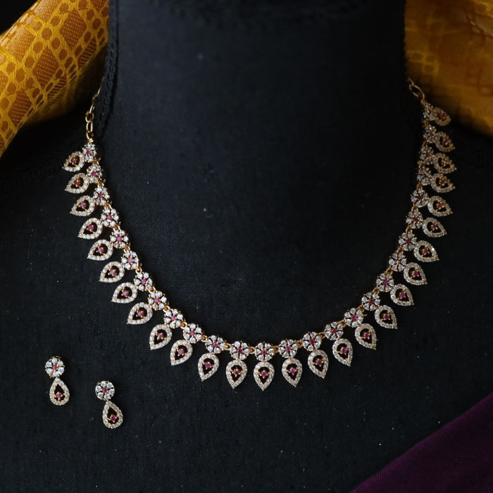 Heritage gold plated short necklace with earrings TTH1018