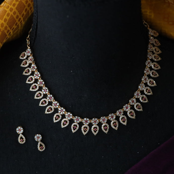 Heritage gold plated short necklace with earrings TTH1018