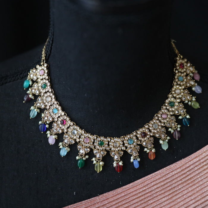 Trendy short necklace with earrings and tikka 144887