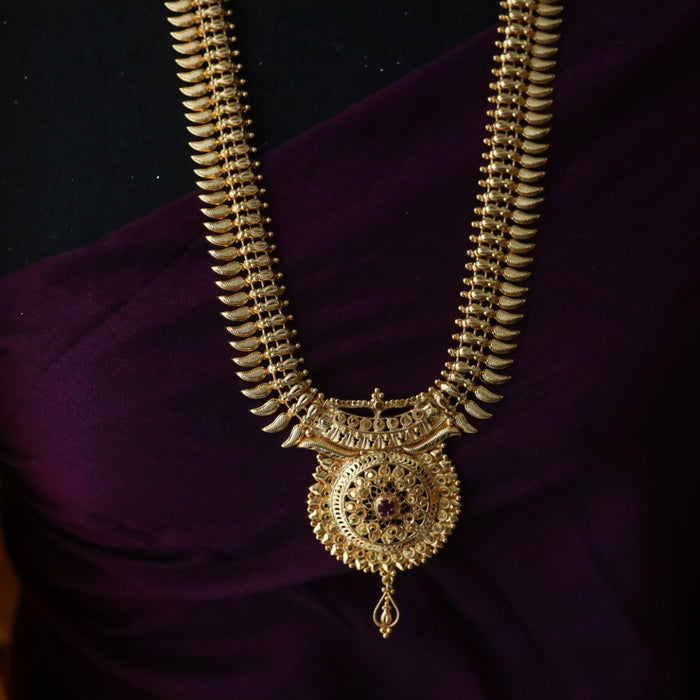 Clearance Heritage gold plated long necklace 16614