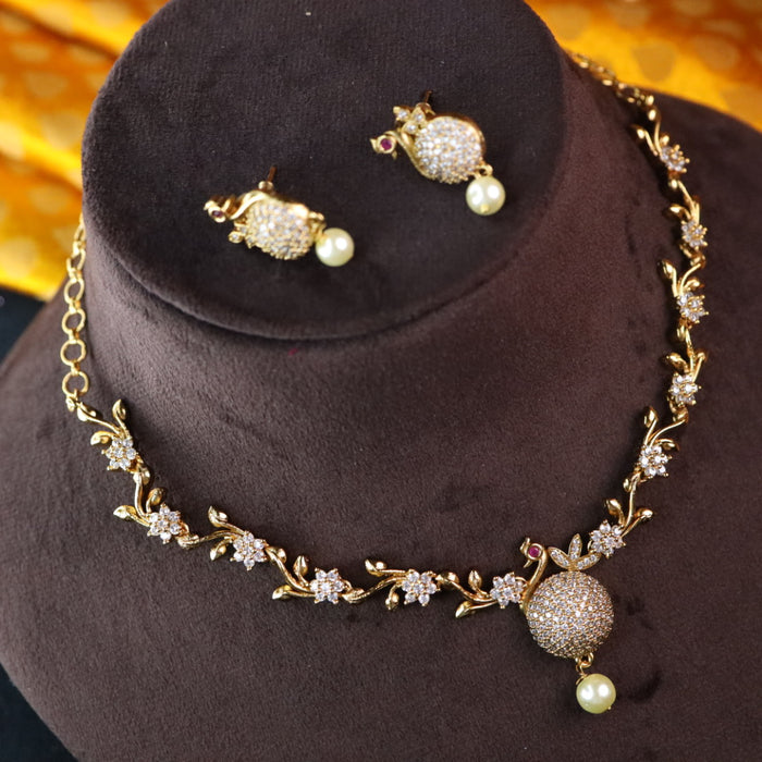 Antique short necklace with earrings 177070