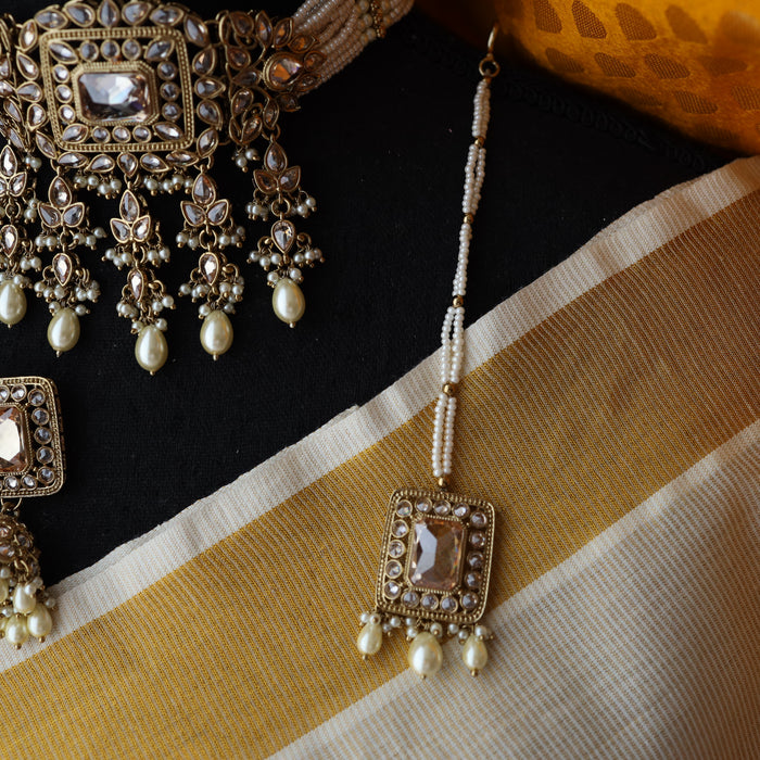 Trendy bead choker necklace with earrings and tikka TW0022