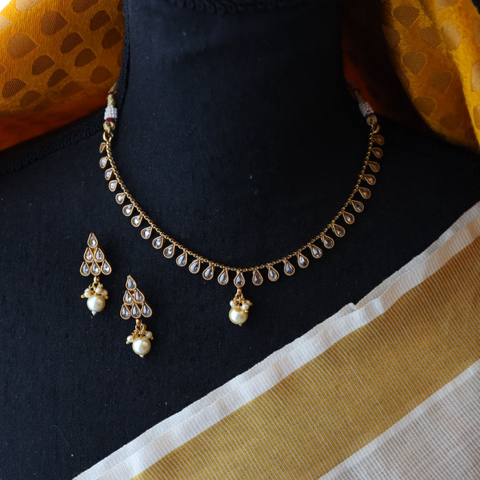 Trendy gold short necklace and earrings G2051