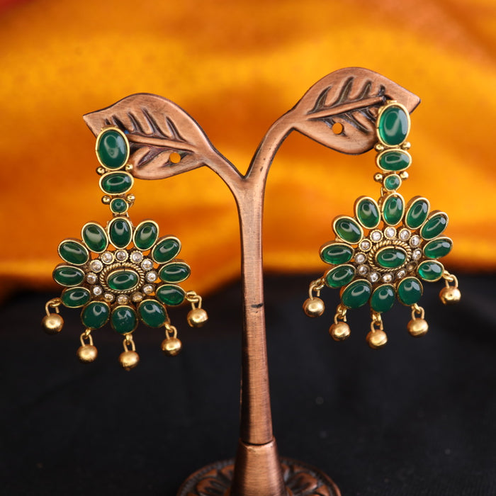 Antique green stone flat earrings 124279