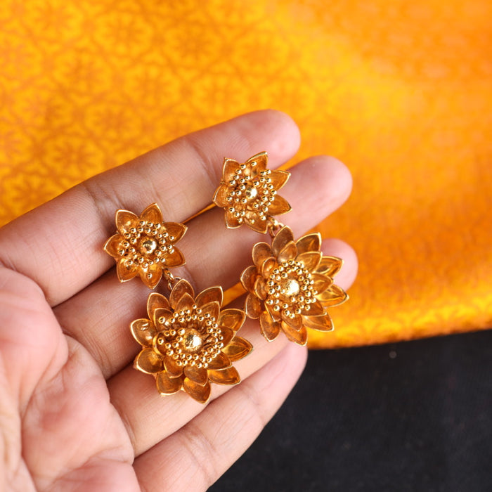 Antique gold flat earrings 124456