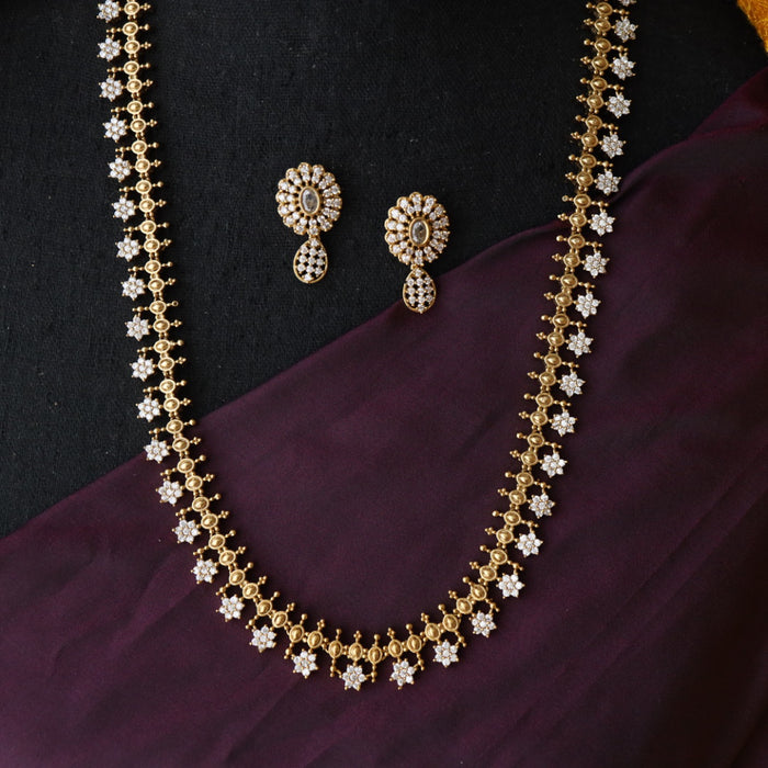 Antique white stone long necklace and earrings 81699333