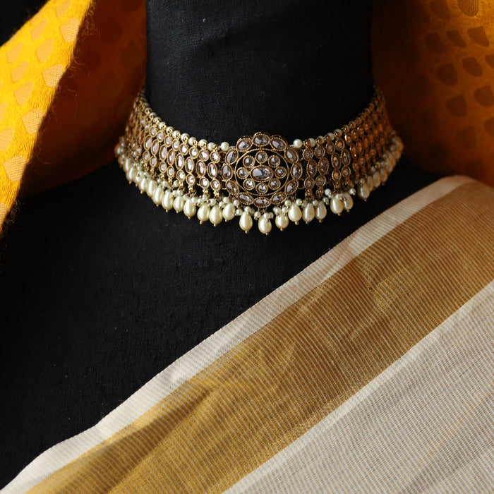 Trendy pearl bead short necklace with earrings and tikka TW66