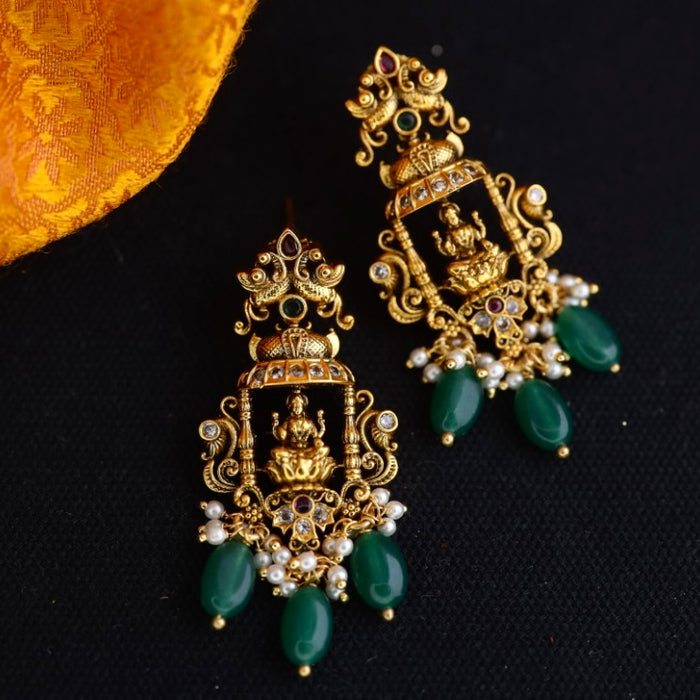 Antique green beads flat earrings 124671