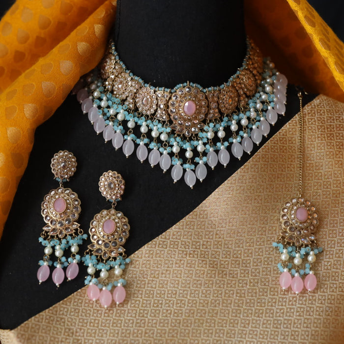 Trendy choker necklace with earrings and tikka 165488