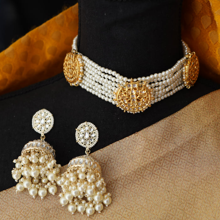 Heera white stone and pearl choker necklace with earrings 3827632