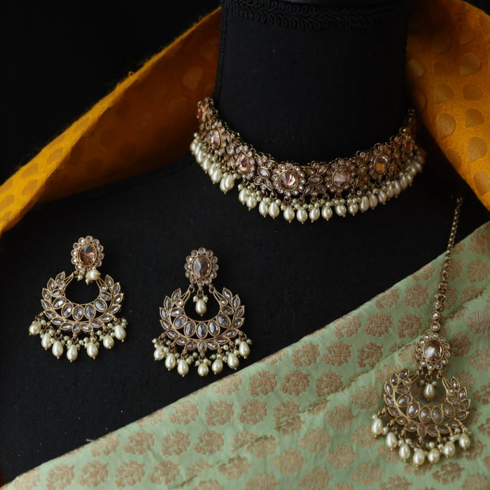 Trendy short necklace with earrings and tikka 21198