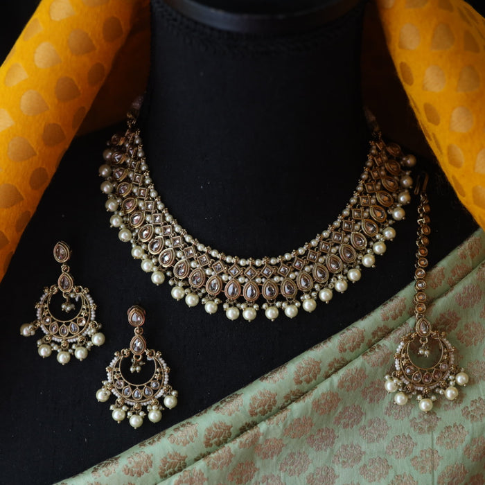 Trendy bead short necklace with earrings and tikka 14655