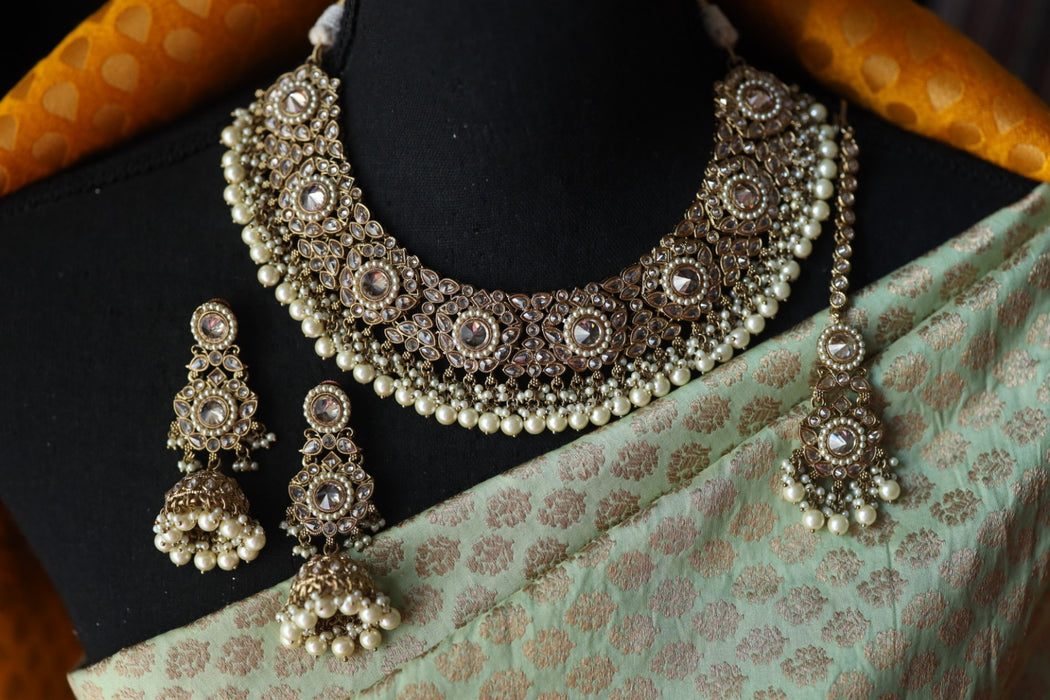 Trendy bead short necklace with earrings and tikka 1148876