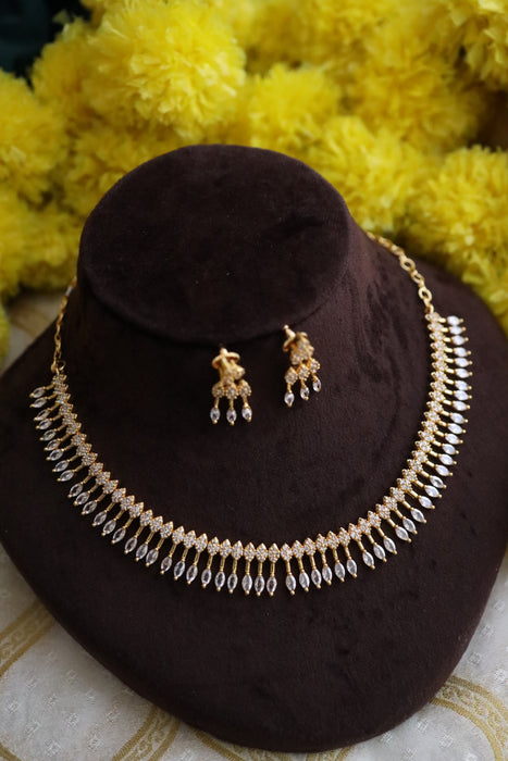 Heritage gold plated short necklace with earrings 13455