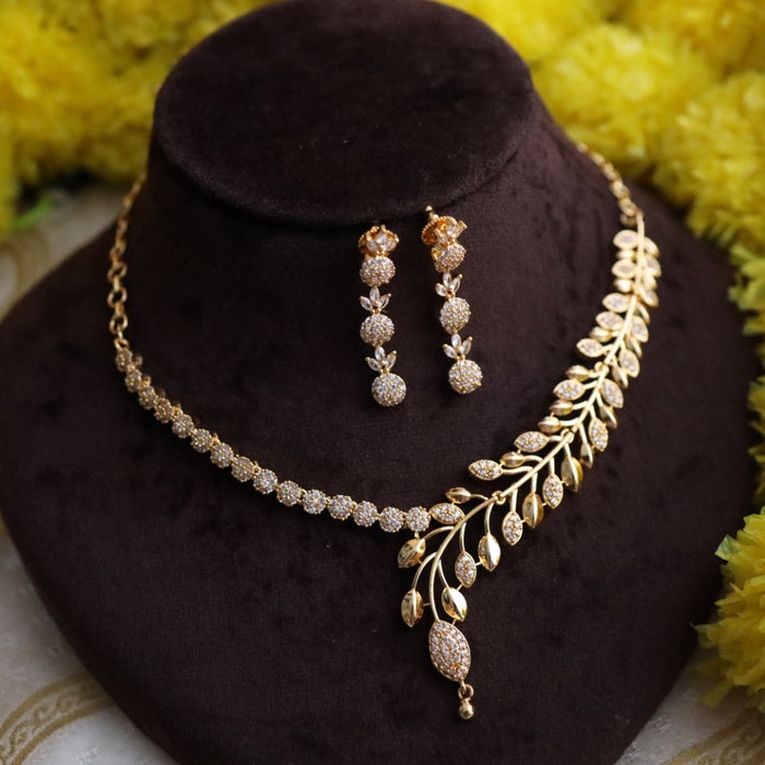 Heritage gold plated short necklace with earrings 13461