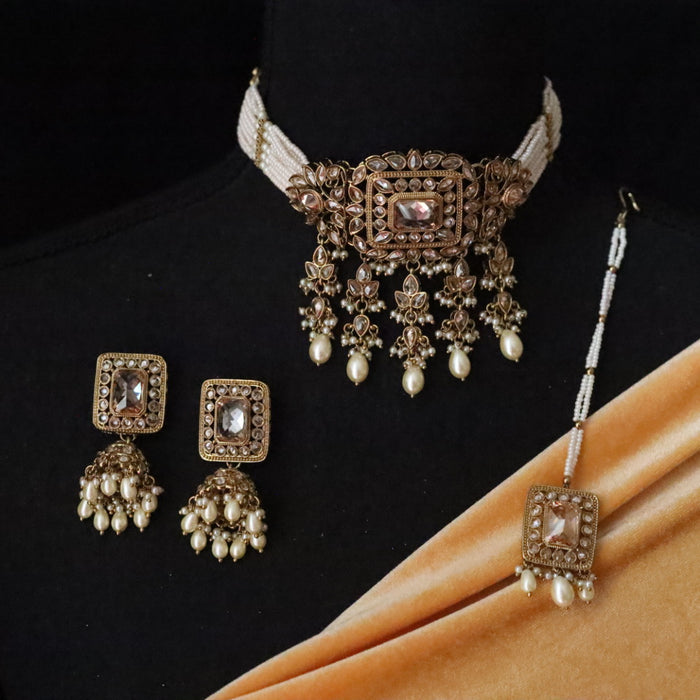 Trendy choker necklace with earrings and tikka 134506