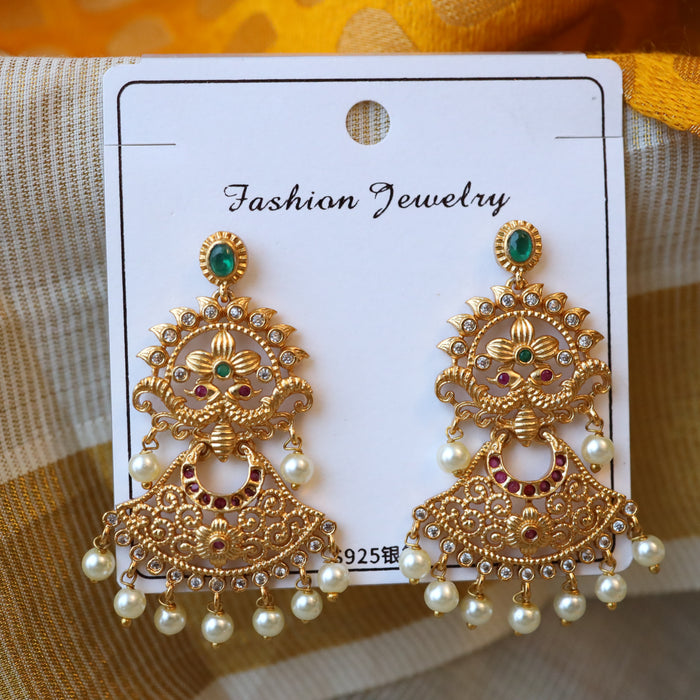 Antique gold green stone drop earrings AD4179