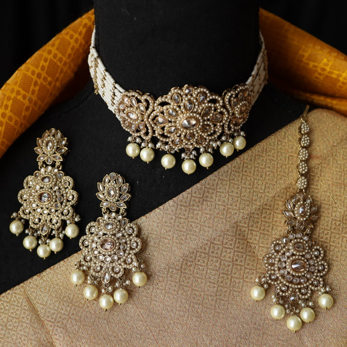 Trendy pearl choker necklace with earrings and tikka 148549