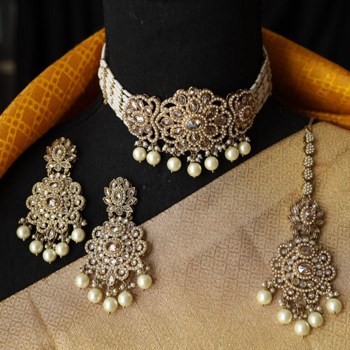 Trendy pearl choker necklace with earrings and tikka 148549