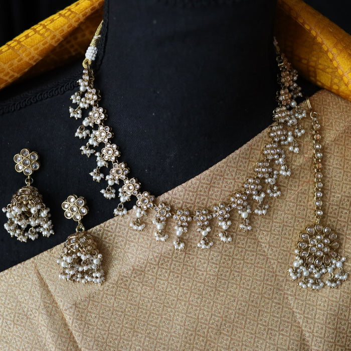 Trendy pearl short necklace with earrings and tikka 14822224