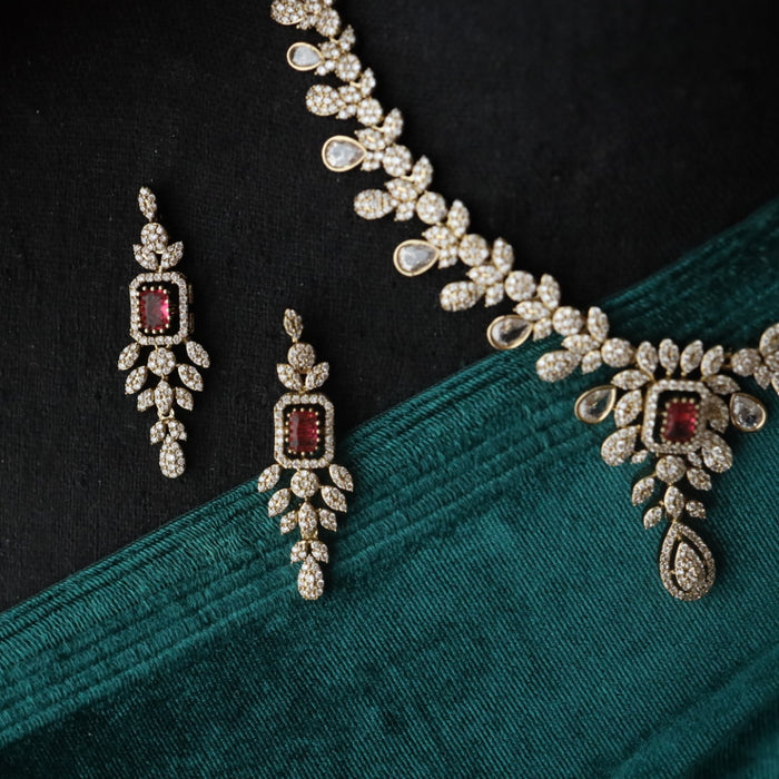 Victorian short necklace with earrings   98908223