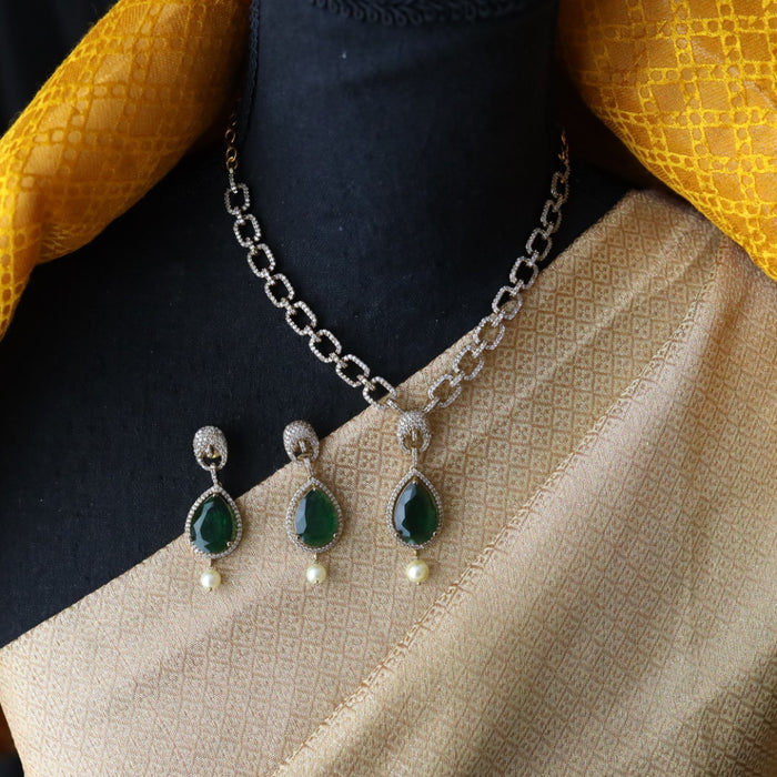 Victorian green stone short necklace with earrings V1013