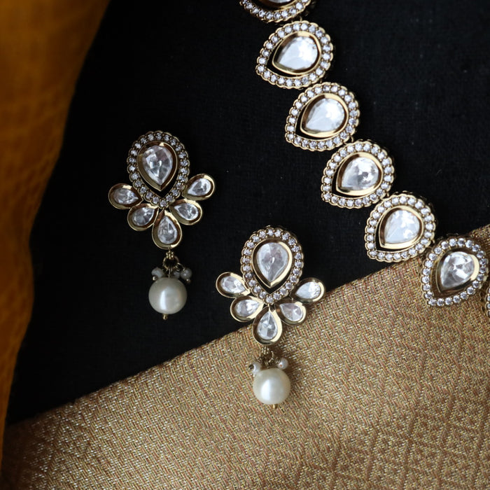 Trendy white stone short necklace and earrings  177002