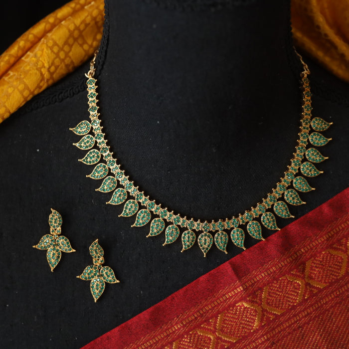 Antique green stone mango short  necklace and earrings 894438
