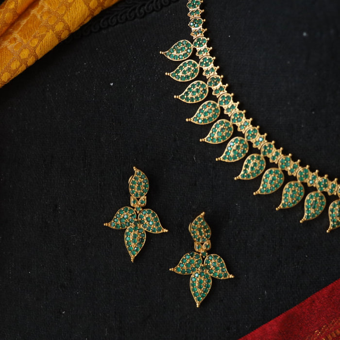 Antique green stone mango short  necklace and earrings 894438