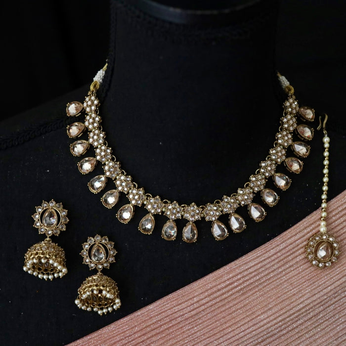 Trendy choker necklace with earrings and tikka 311233