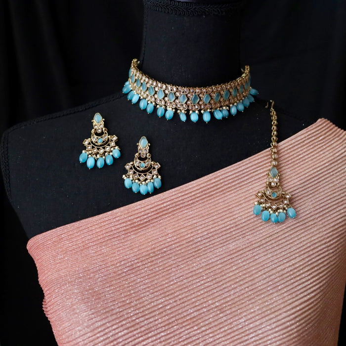 Trendy blue bead choker necklace with earrings and tikka 85544