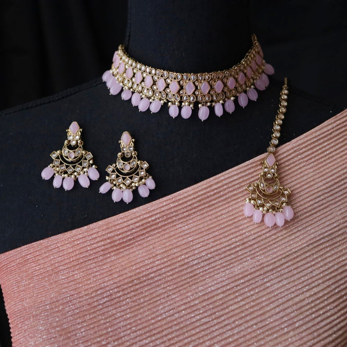 Trendy pink bead choker necklace with earrings and tikka 654432
