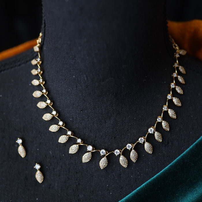 Antique white stone short necklace with earrings 165479