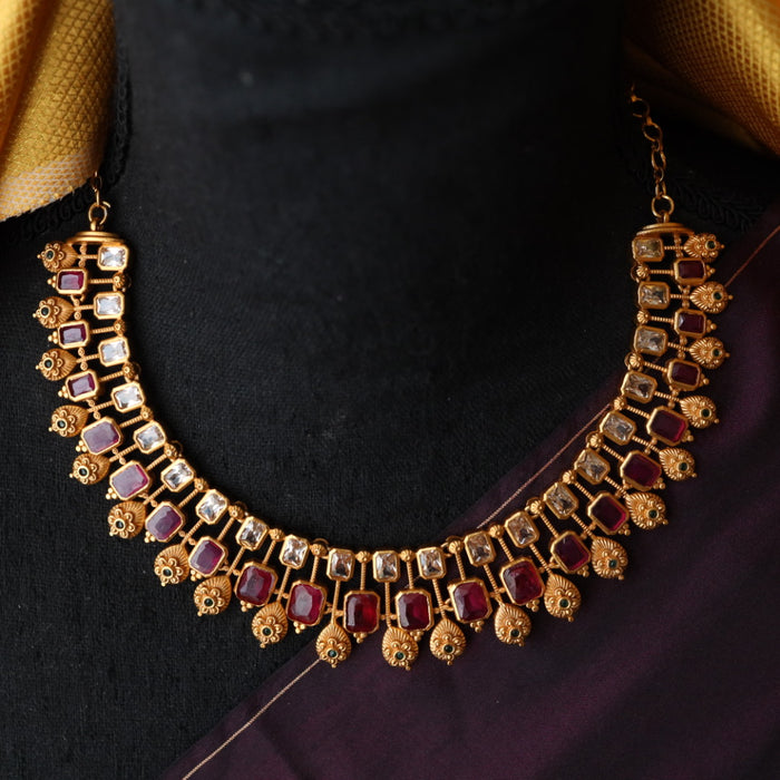 Trendy short necklace with earrings SS11078